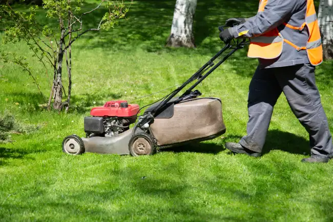 Reliable lawn mowing Bend, OR